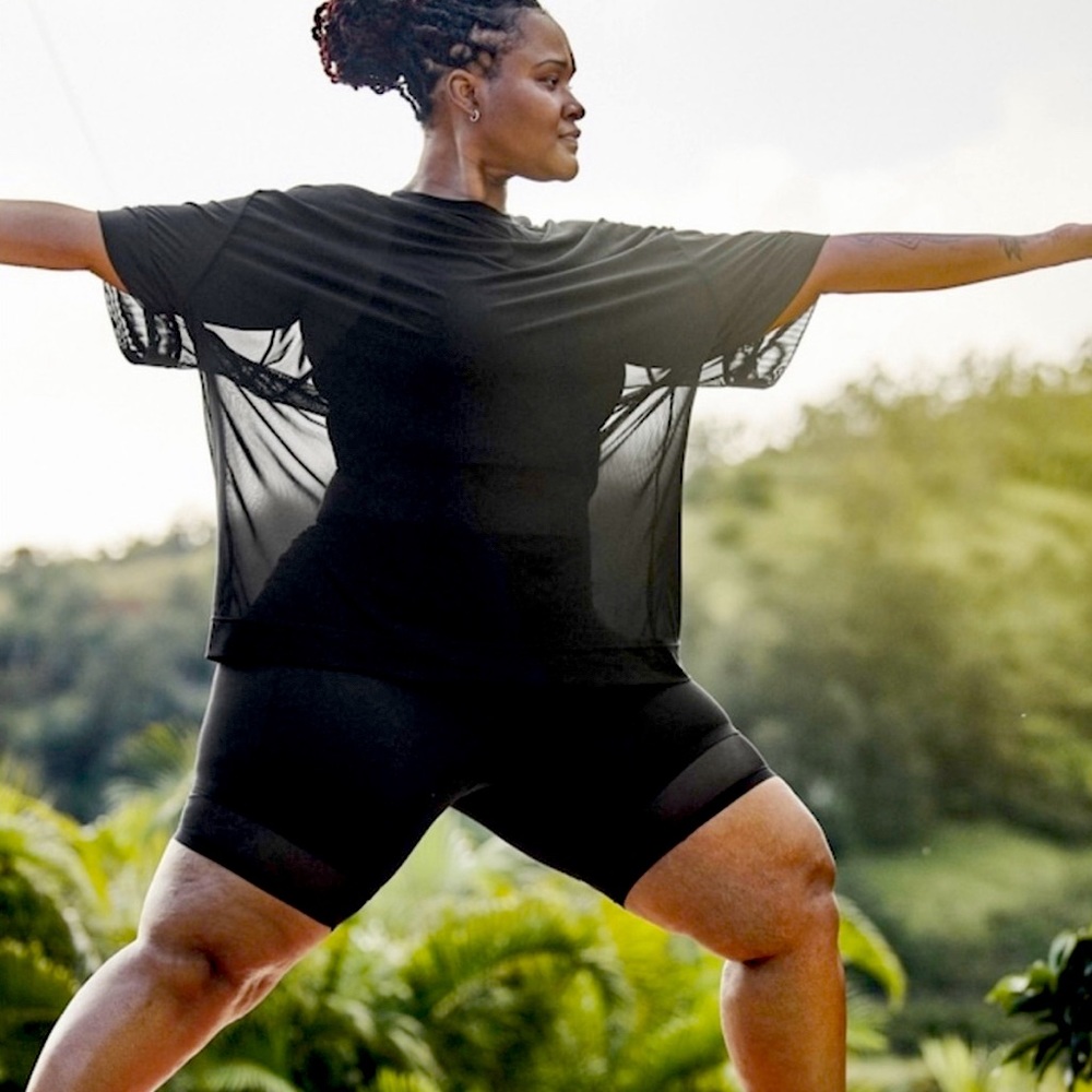 NWT Athleta Oversized Mesh Tee, Small.